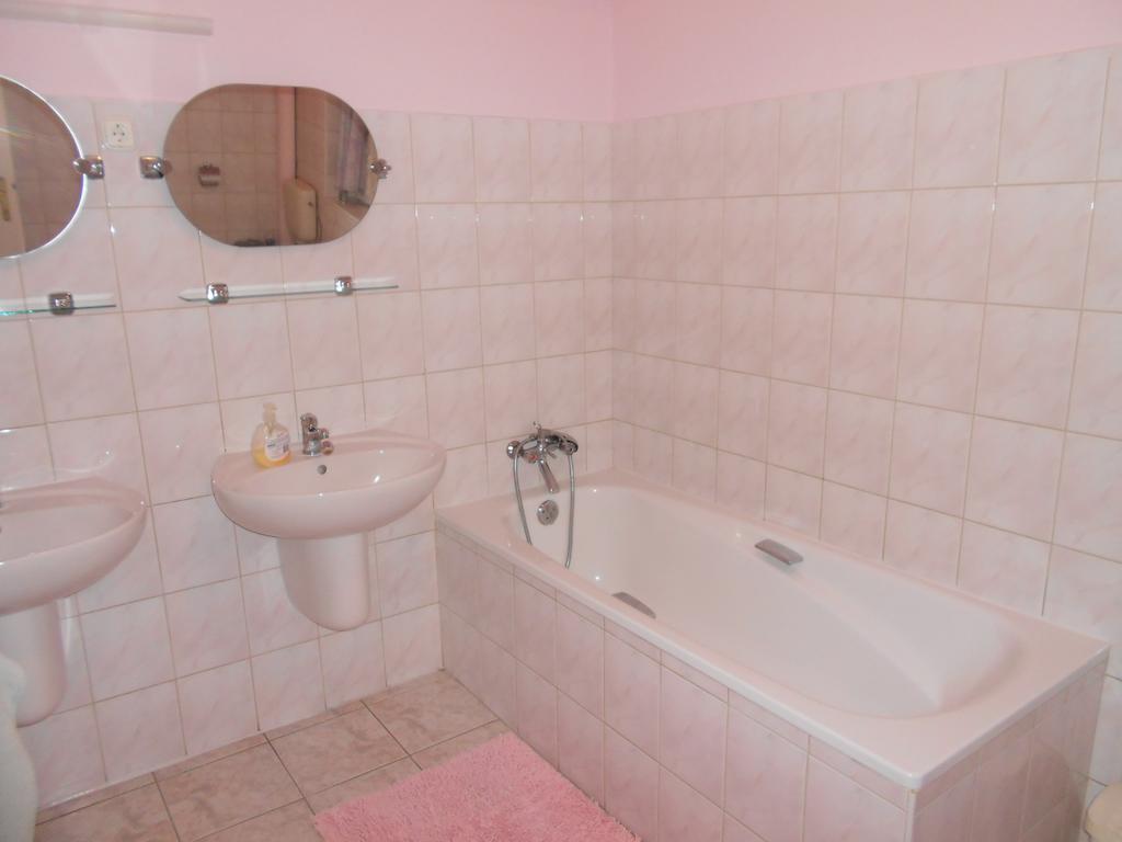 Apartamento Halasi Szallashely Hajdúszoboszló Habitación foto